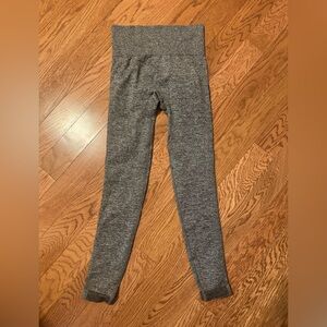 NWOT Gray Cinched Butt Leggings